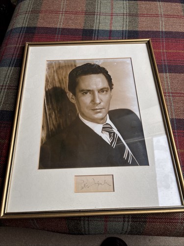Peter finch mounted autograph - mounted,